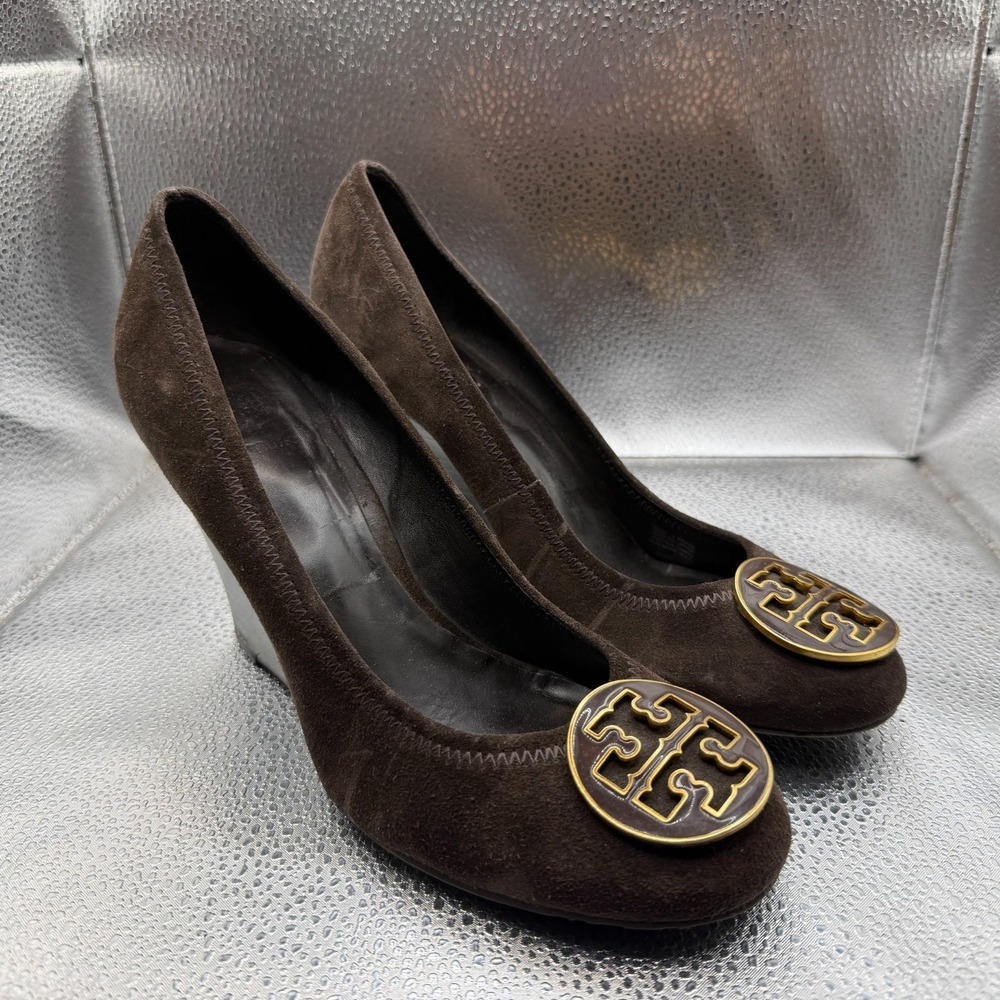 Size 8.5 Tory Burch Sally Brown Womens Gold Medallion Suede Leather Wedge‎ Heels